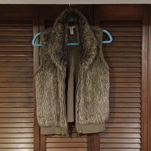 Faux fur sweater vest